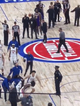 1637544207962066623.gif 1.gif